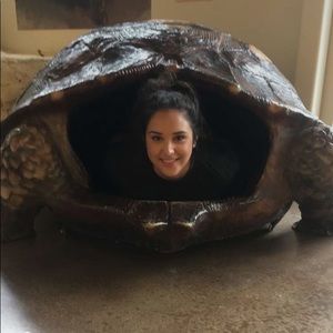 Meet your Posher, Ezguith